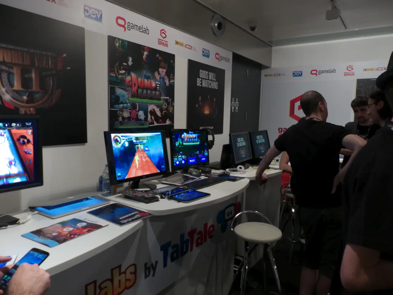 /assets/images/gen/posts/2014-06-25-gamelab-2014//gamelab-indies-zone/P1020349.webp